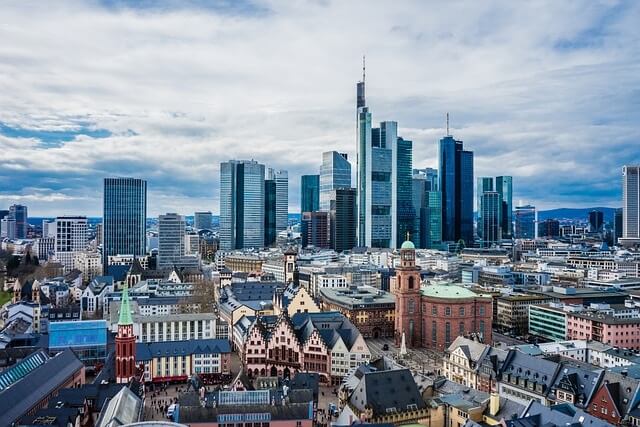 Blick auf die Frankfurter Skyline