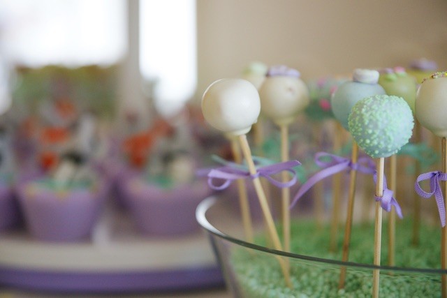 Kinderwillkommensfest | Süßigkeiten auf einem Tisch