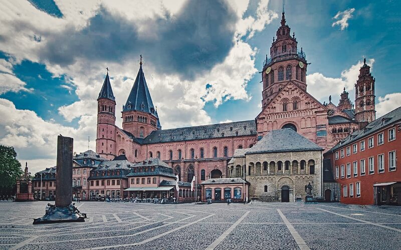 Trauredner Mainz - Freie Trauung Mainz | Mainzer Kathedrale Trauredner Mainz - Freie Trauung Mainz | Mainzer Kathedrale