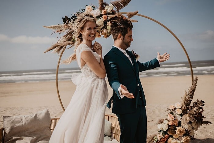 Trauredner Rostock | Hochzeitspaar am Strand