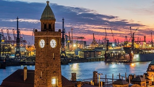 Hamburg Hafen bei Nacht