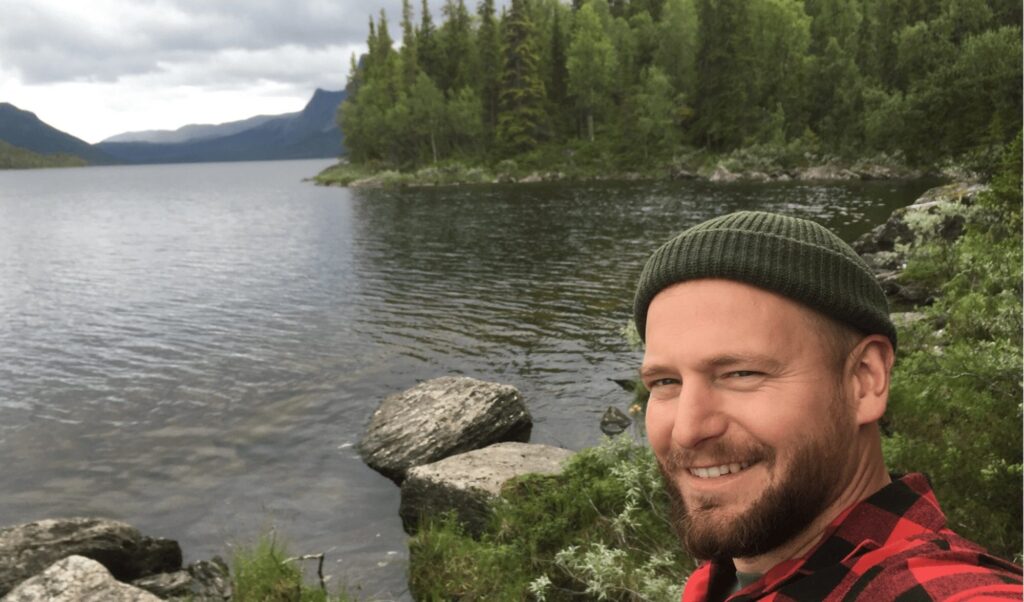 1326C712 7296 439D 944E 42B7067392DF min@1x