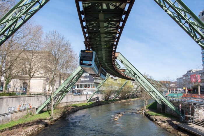 Freie Trauung Wuppertal / Trauredner Wuppertal 1 Traurednerin Wuppertal - mit Liebe und Empathie