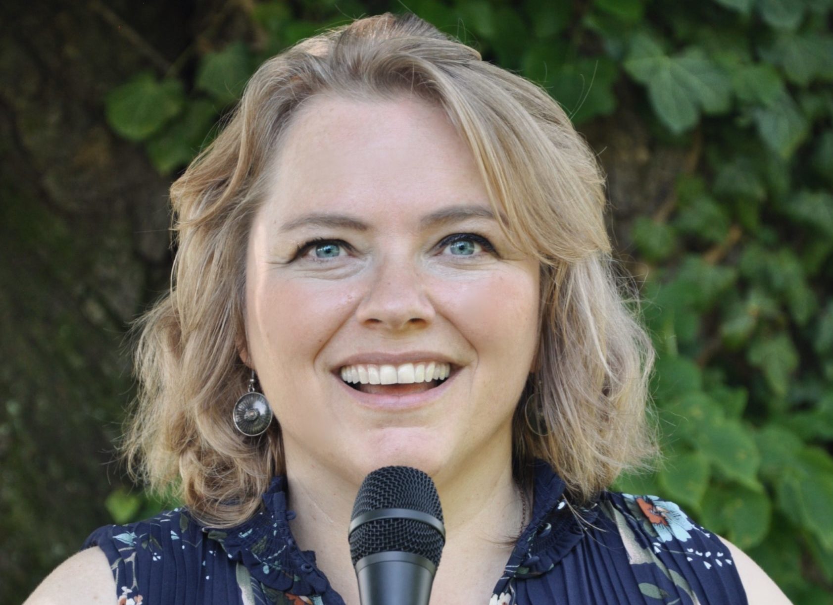 Freie Rednerin Manuela Scherzer