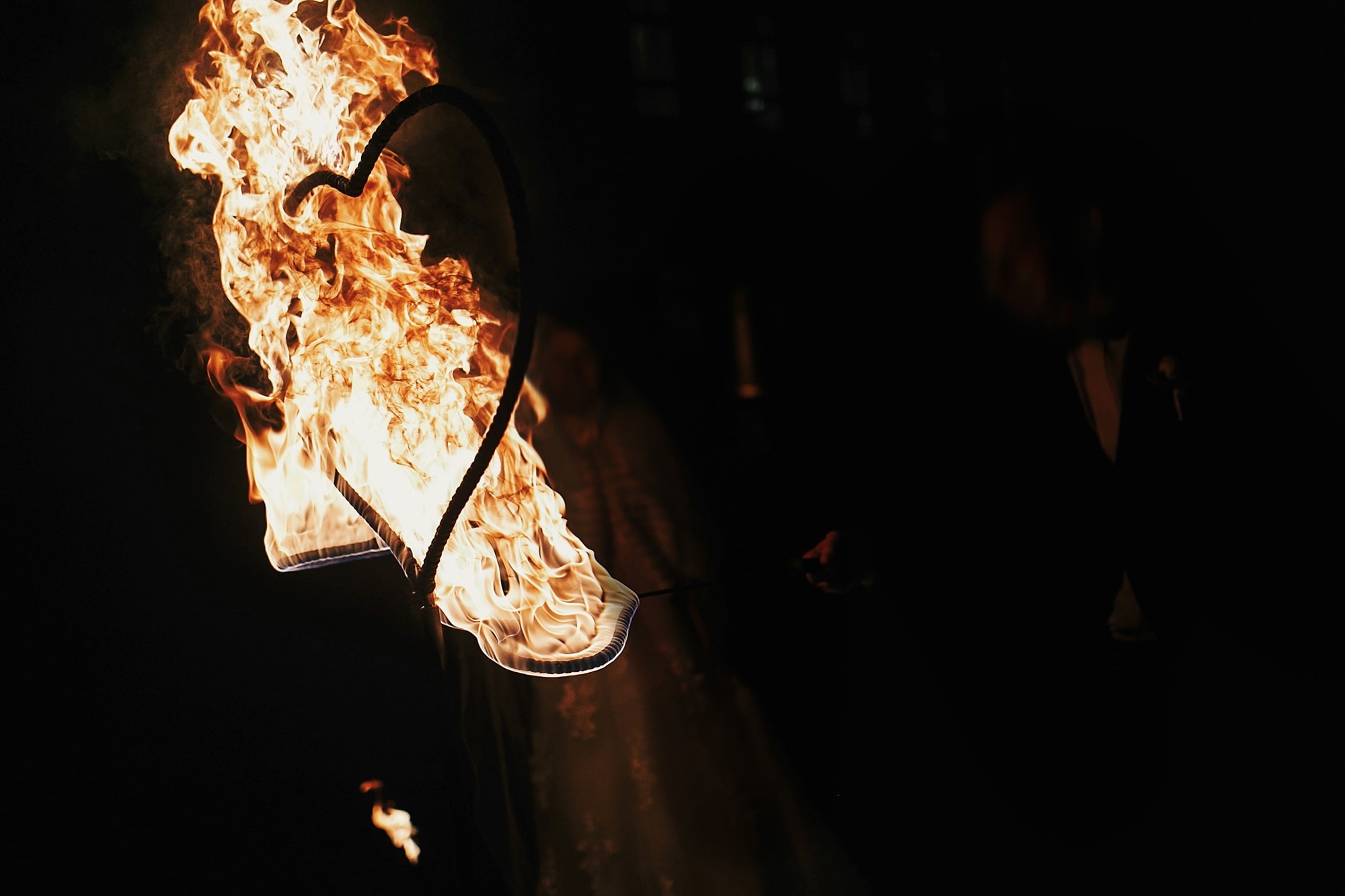 Eine Feuershow ist eine außergewöhnliche Hochzeitsidee