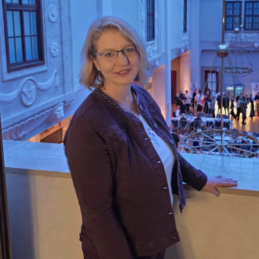 Freie Rednerin Daniela Brendel für Freie Trauungen, Trauerfeiern und Willkommensfeste