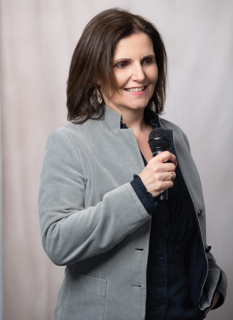 Freie Rednerin Maria Reingruber für Trauungen, Hochzeiten, Willkommesnfeste, Freie Taufen, Abschiede, Trauerfeiern