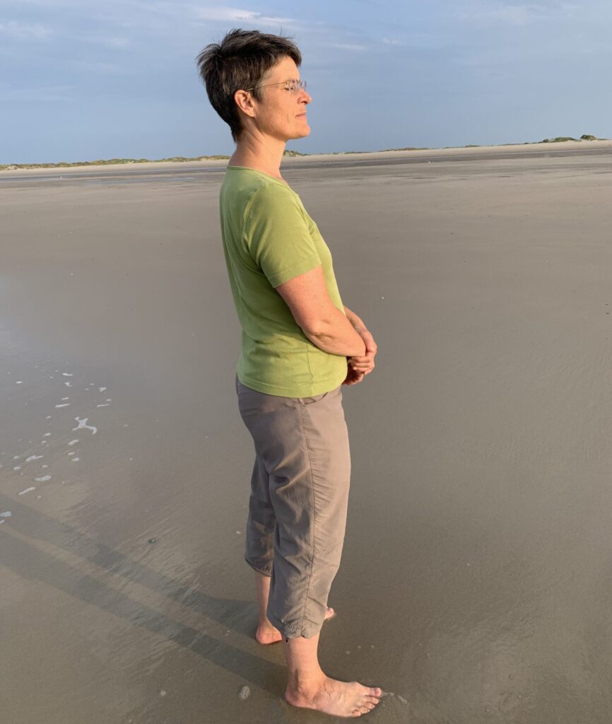 Freie Rednerin Simone Neddermann genießt die Ruhe am Meer