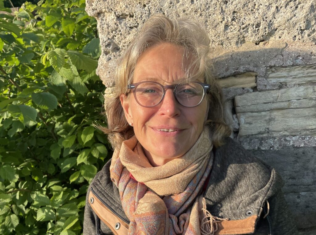 Hier sieht man unsere Freie Rednerin Mareike Bremer in der Natur
